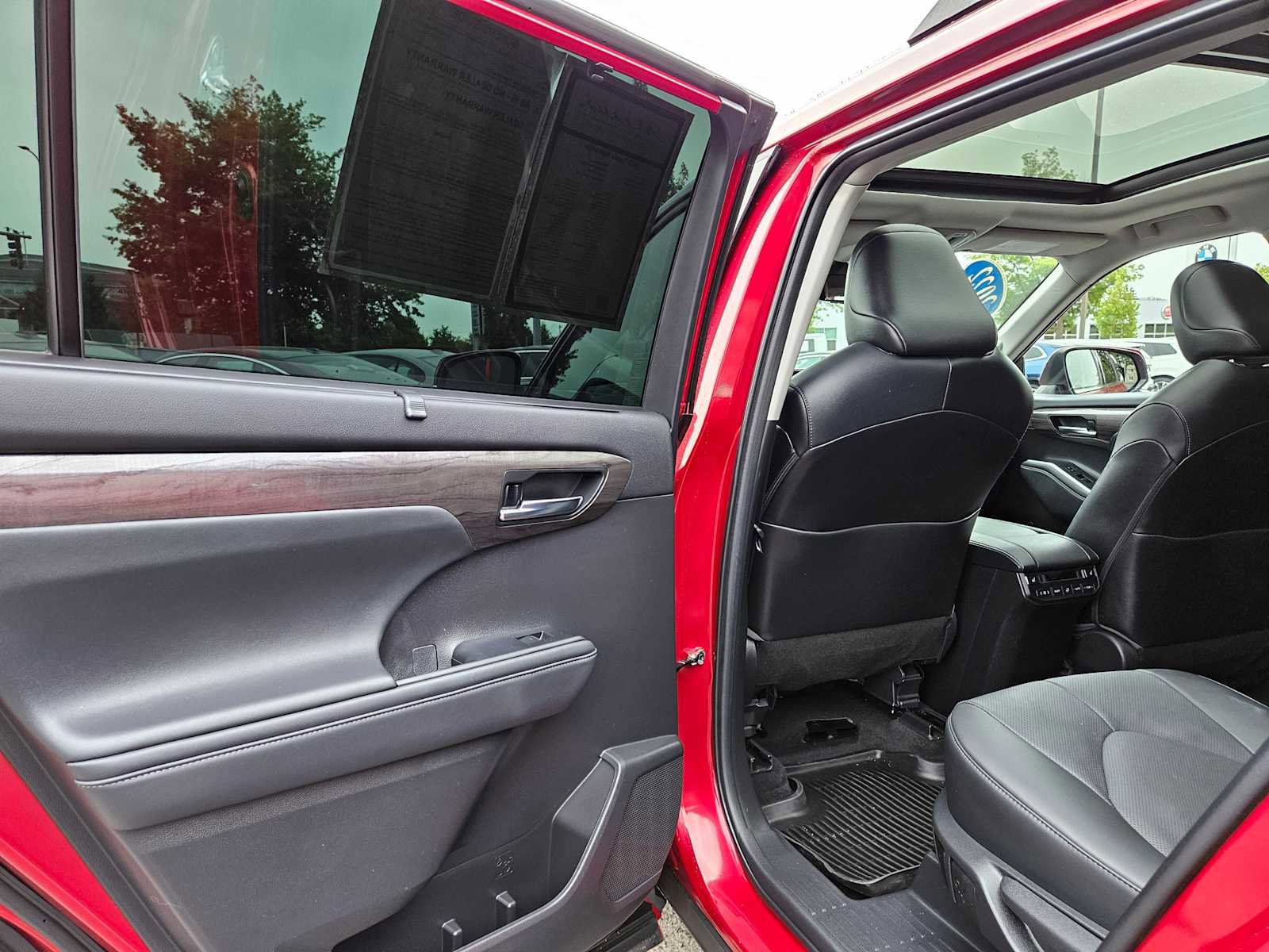 Used 2022 Toyota Highlander Platinum image 19