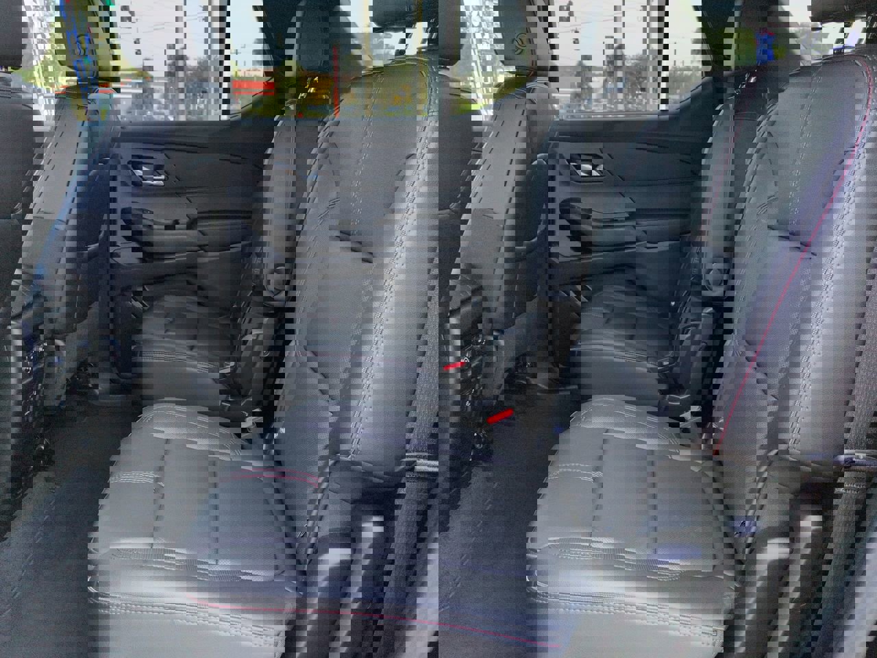 Used 2023 Chevrolet Traverse RS image 14