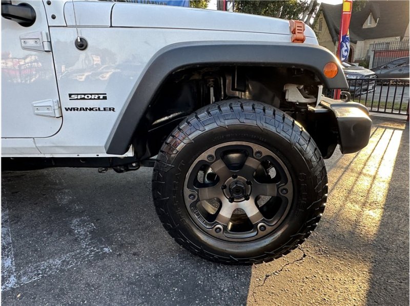 Used 2017 Jeep Wrangler Sport w/ Quick Order Package 24S AWD/4WD image 9