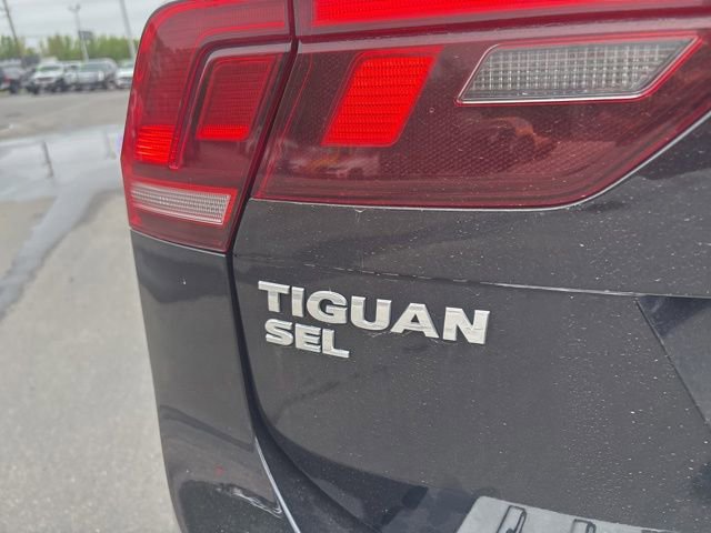 Used 2018 Volkswagen Tiguan SEL AWD/4WD image 9