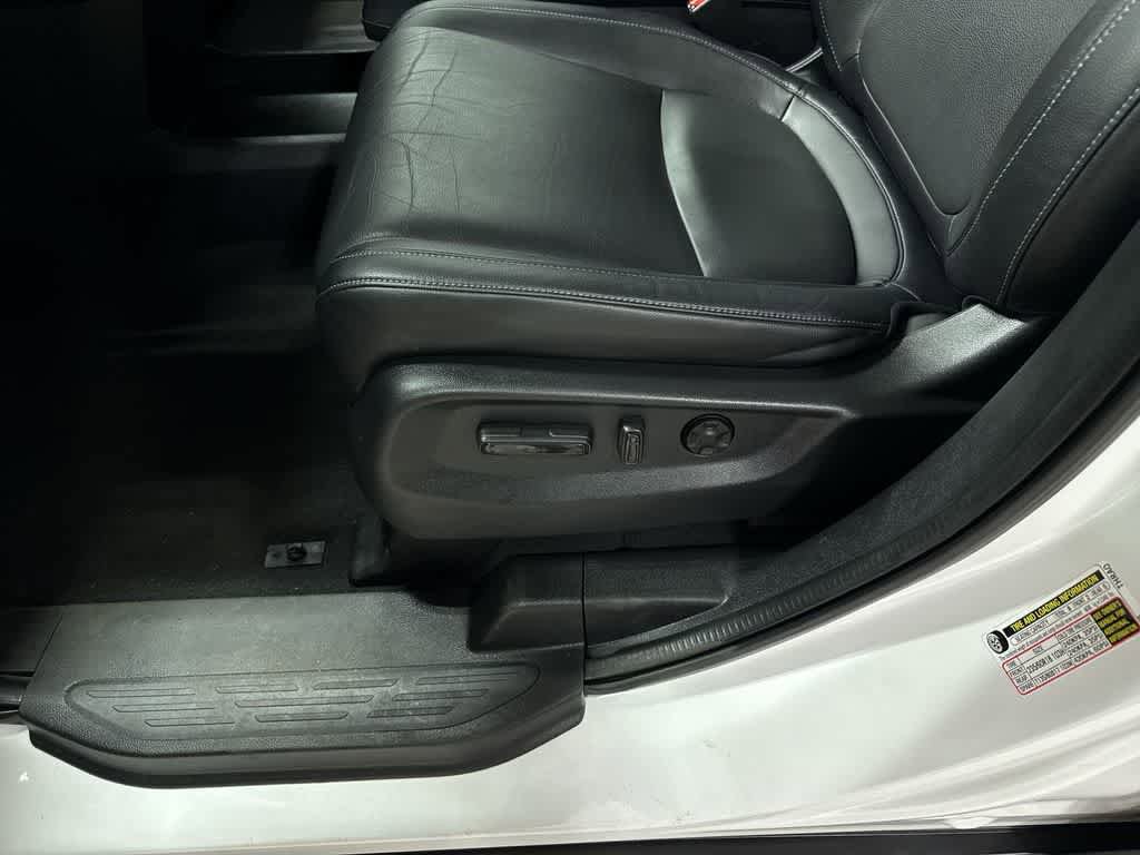Used 2023 Honda Odyssey EX-L image 24