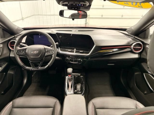 Used 2024 Chevrolet Trax RS w/ Sunroof Package FWD image 13