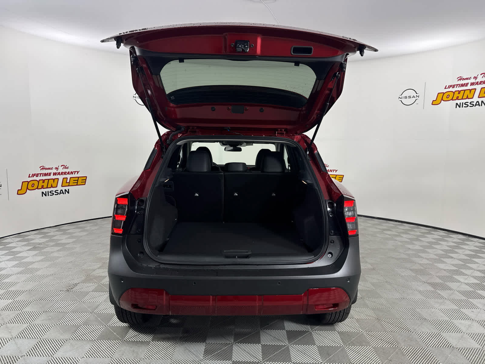 New 2026 Nissan Kicks SR image 5