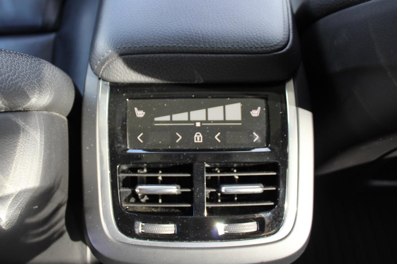 Used 2020 Volvo V60 T5 Cross Country image 77