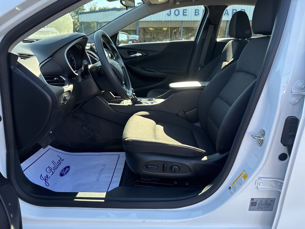 Used 2024 Chevrolet Malibu LT image 4