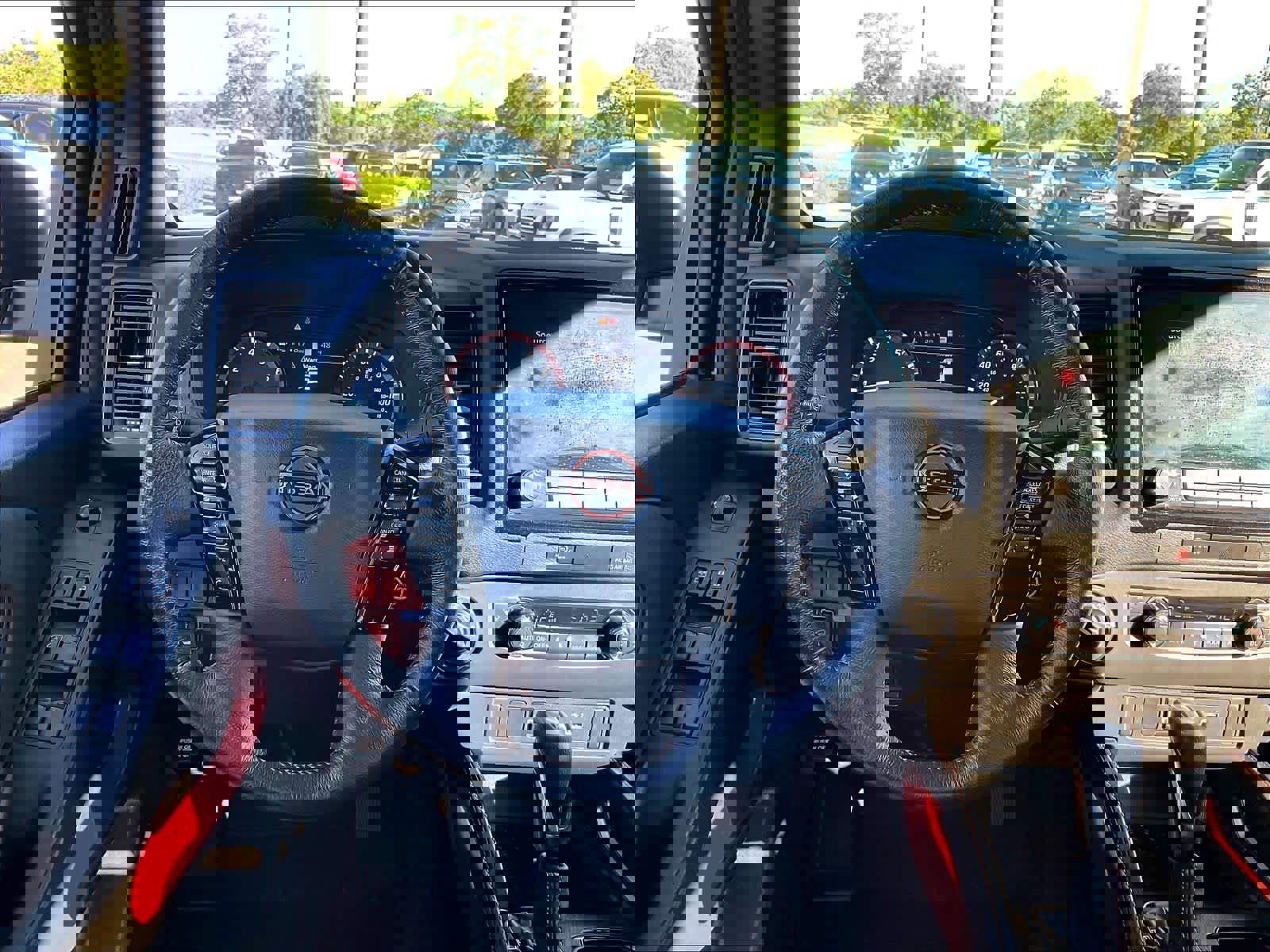 Used 2024 Nissan Frontier PRO-4X w/ Technology Package image 7