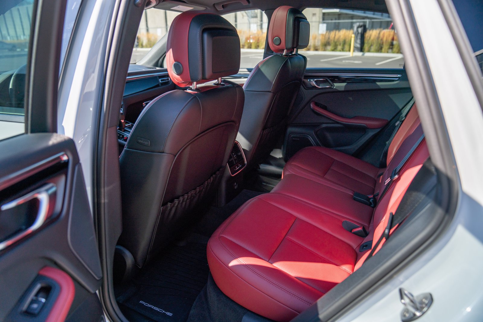 Certified 2026 Porsche Macan AWD/4WD image 22