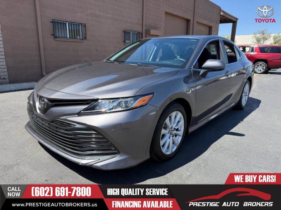 Used 2020 Toyota Camry LE image 3