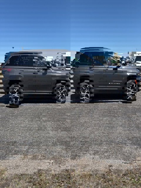 New 2025 Jeep Grand Cherokee Limited w/ Trailer Tow Package