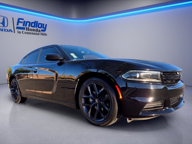 Used 2022 Dodge Charger SXT w/ Blacktop Package RWD image 2