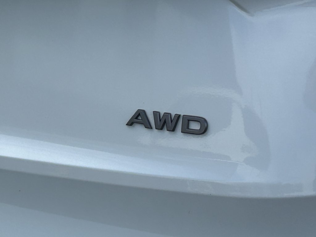 Used 2025 Nissan Rogue SV AWD/4WD image 4