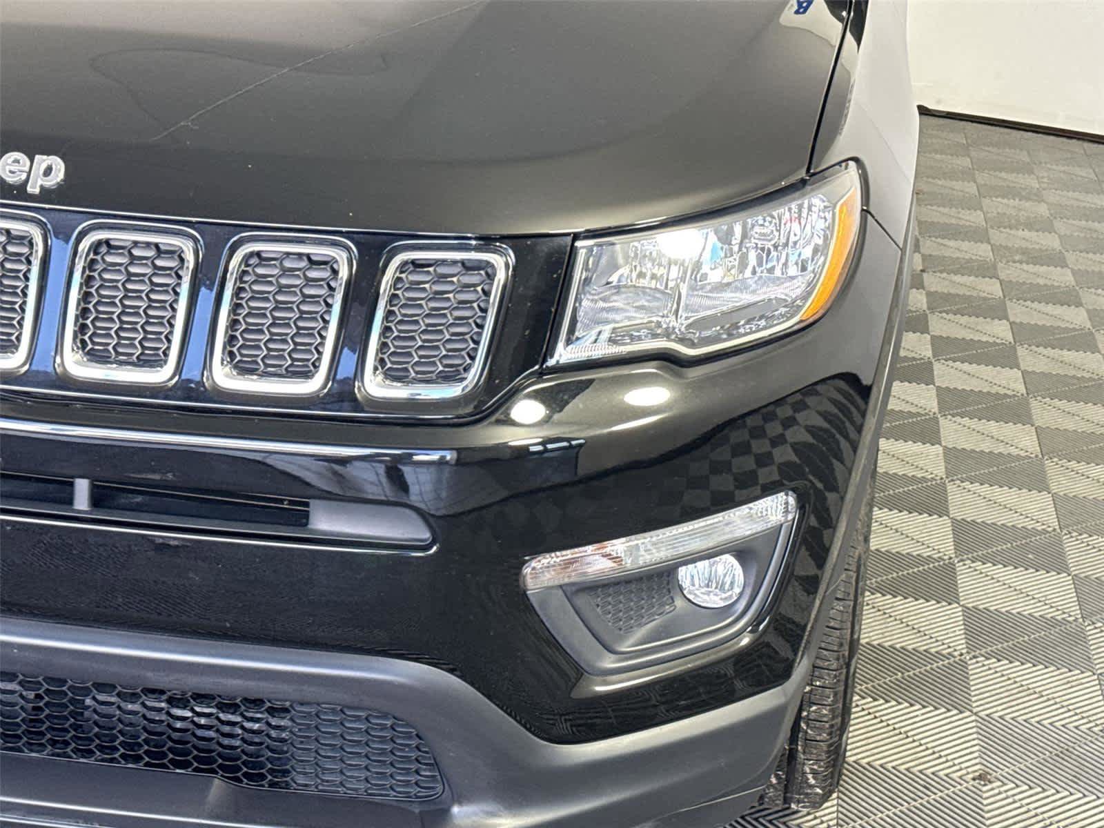 Used 2021 Jeep Compass Latitude image 9