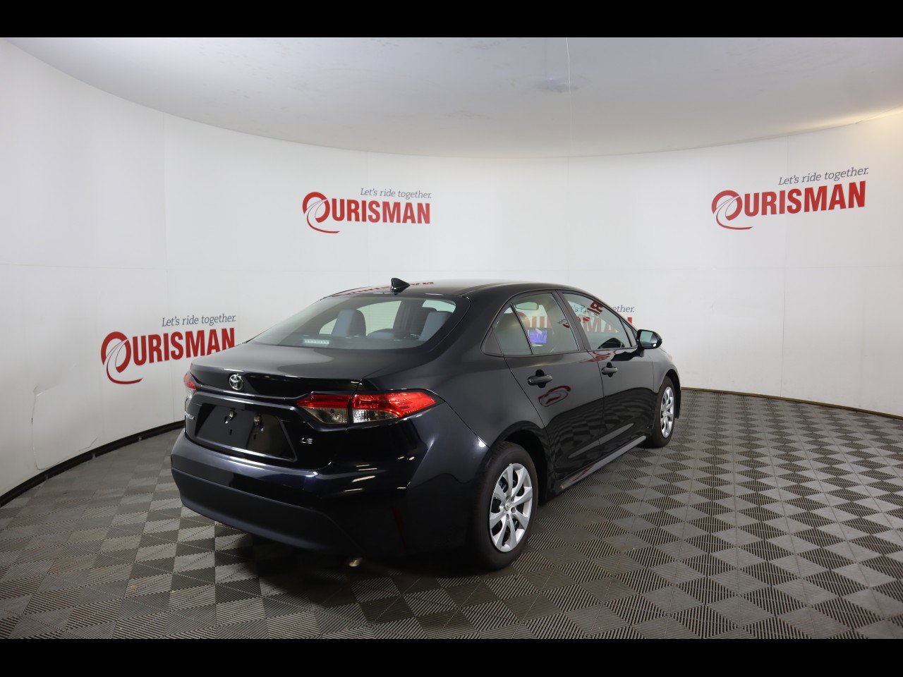 Used 2025 Toyota Corolla LE FWD image 11