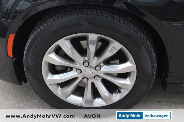 Used 2016 Chrysler 300 C image 13