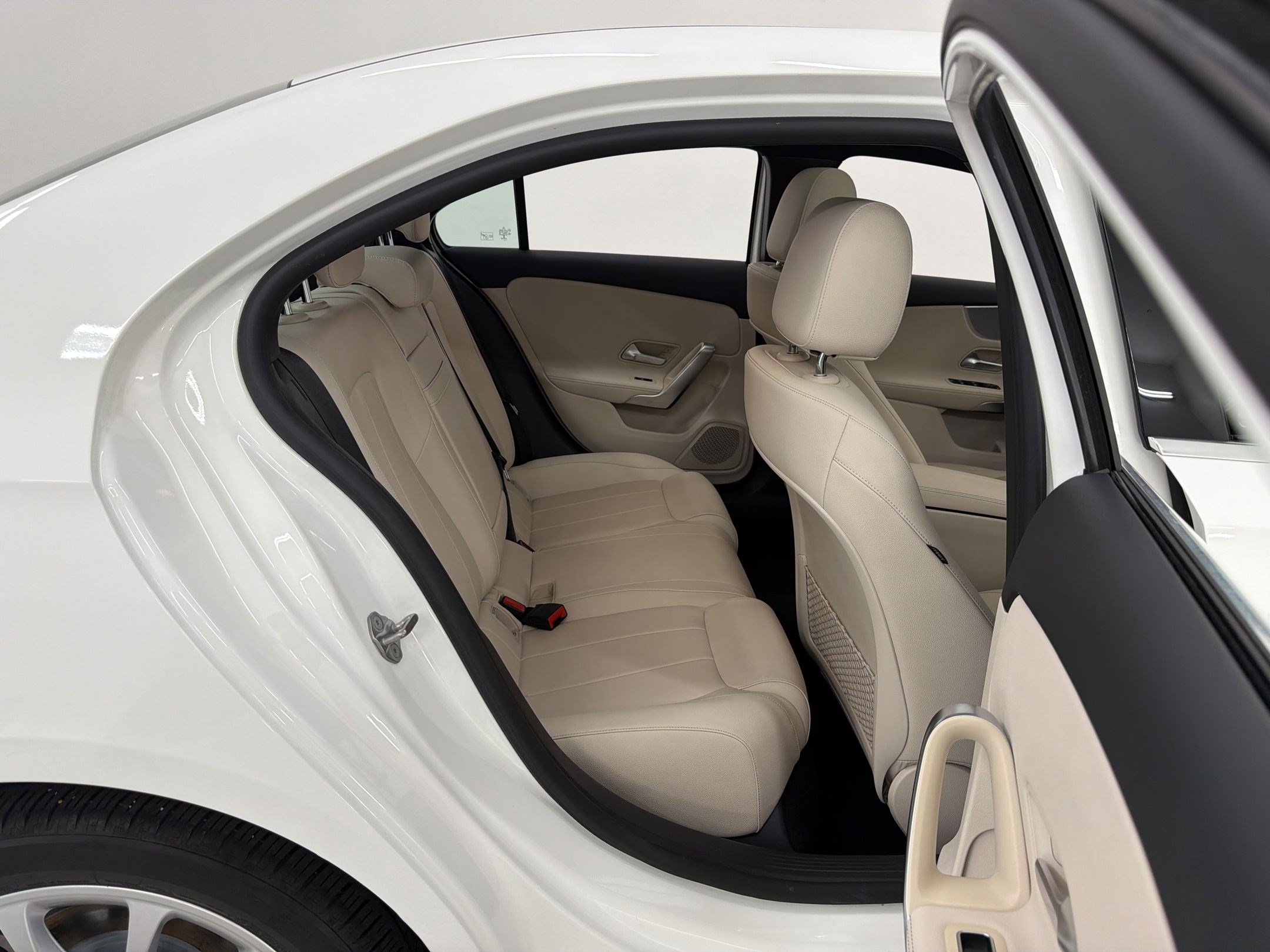 Used 2022 Mercedes-Benz A 220 image 34