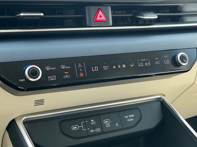 Certified 2025 Kia Carnival EX FWD image 26