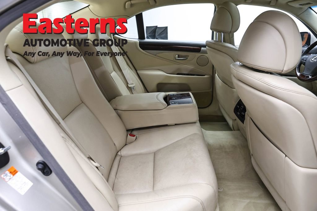 Used 2016 Lexus LS 460 AWD w/ Comfort Package image 28