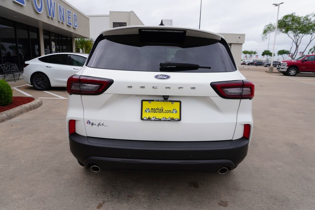 Certified 2025 Ford Escape ST-Line w/ Tech Pack #1 FWD image 5