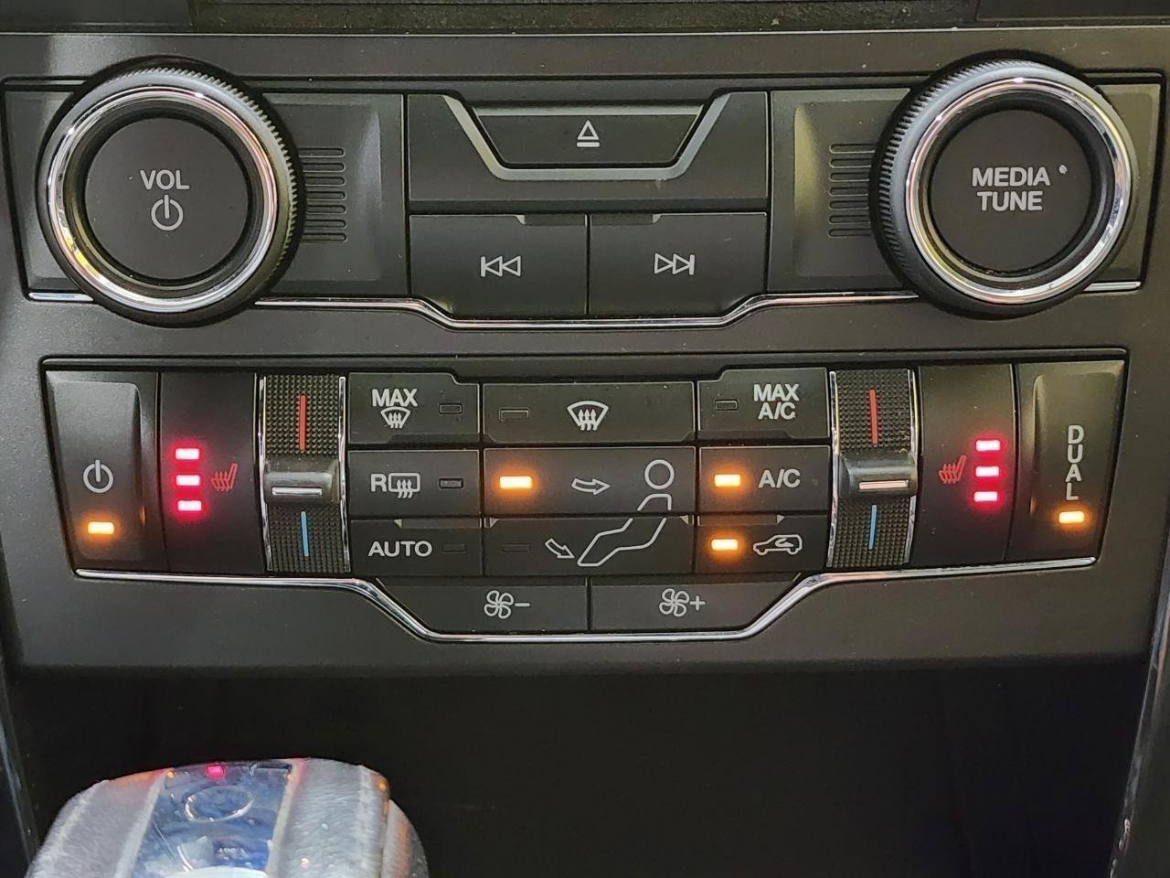 Used 2018 Ford Explorer XLT w/ Equipment Group 202A AWD/4WD image 24