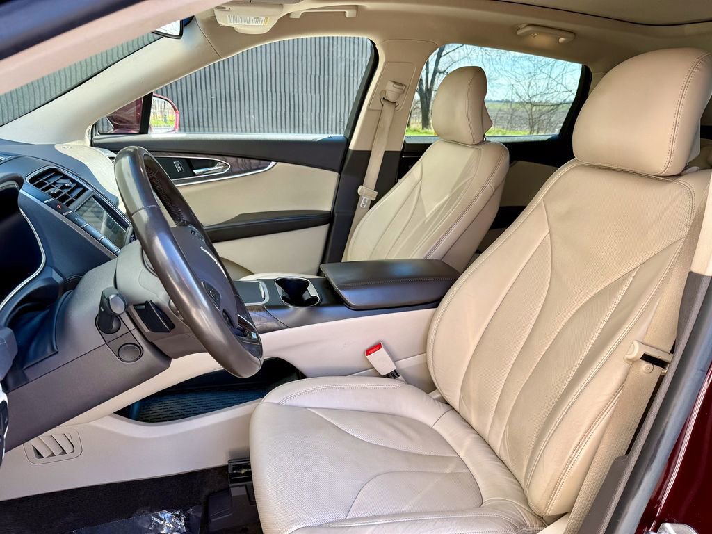 Used 2017 Lincoln MKX Reserve w/ Lincoln MKX Climate Package image 10