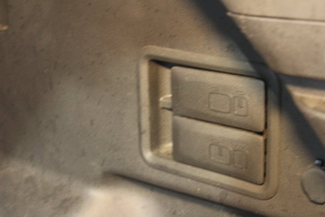 Used 2019 Chevrolet Equinox LT w/ Driver Convenience Package image 17