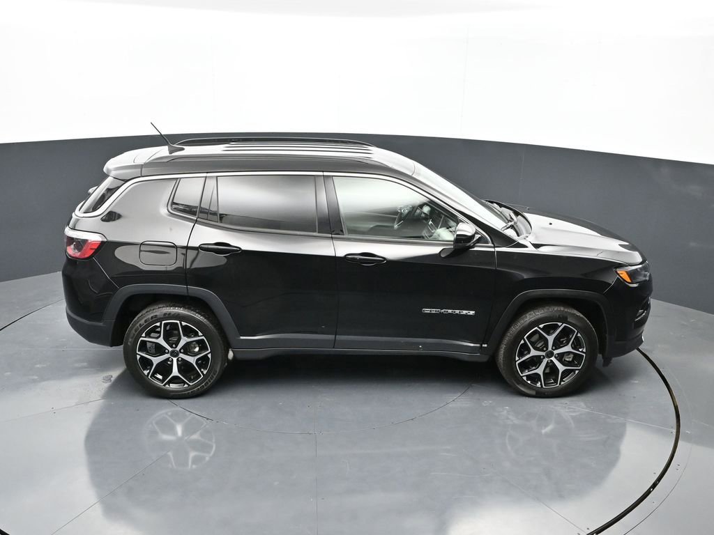 Used 2025 Jeep Compass Limited AWD/4WD image 32