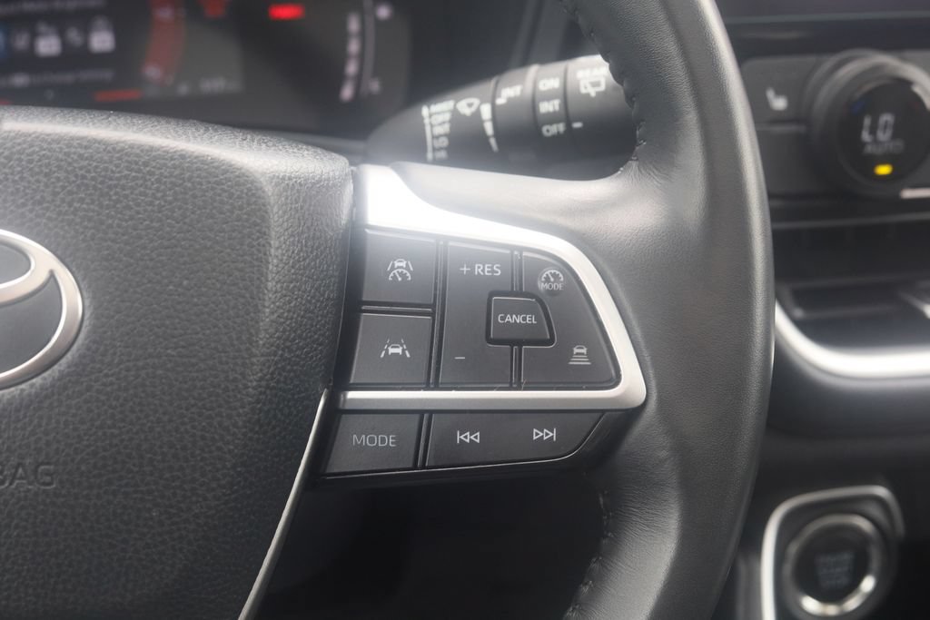 Used 2025 Toyota Grand Highlander AWD image 29