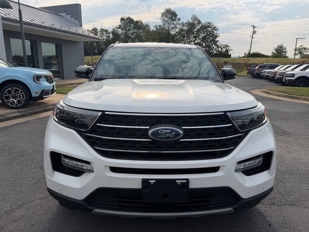 Used 2022 Ford Explorer XLT w/ Equipment Group 202A AWD/4WD image 8