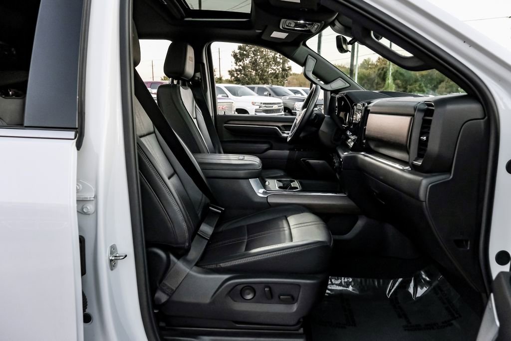 Used 2024 Chevrolet Silverado 3500 High Country w/ High Country Premium Package AWD/4WD image 25
