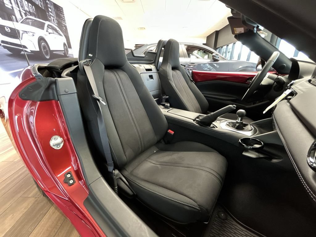 New 2026 MAZDA MX-5 Miata Club w/ Weather Package RWD image 12