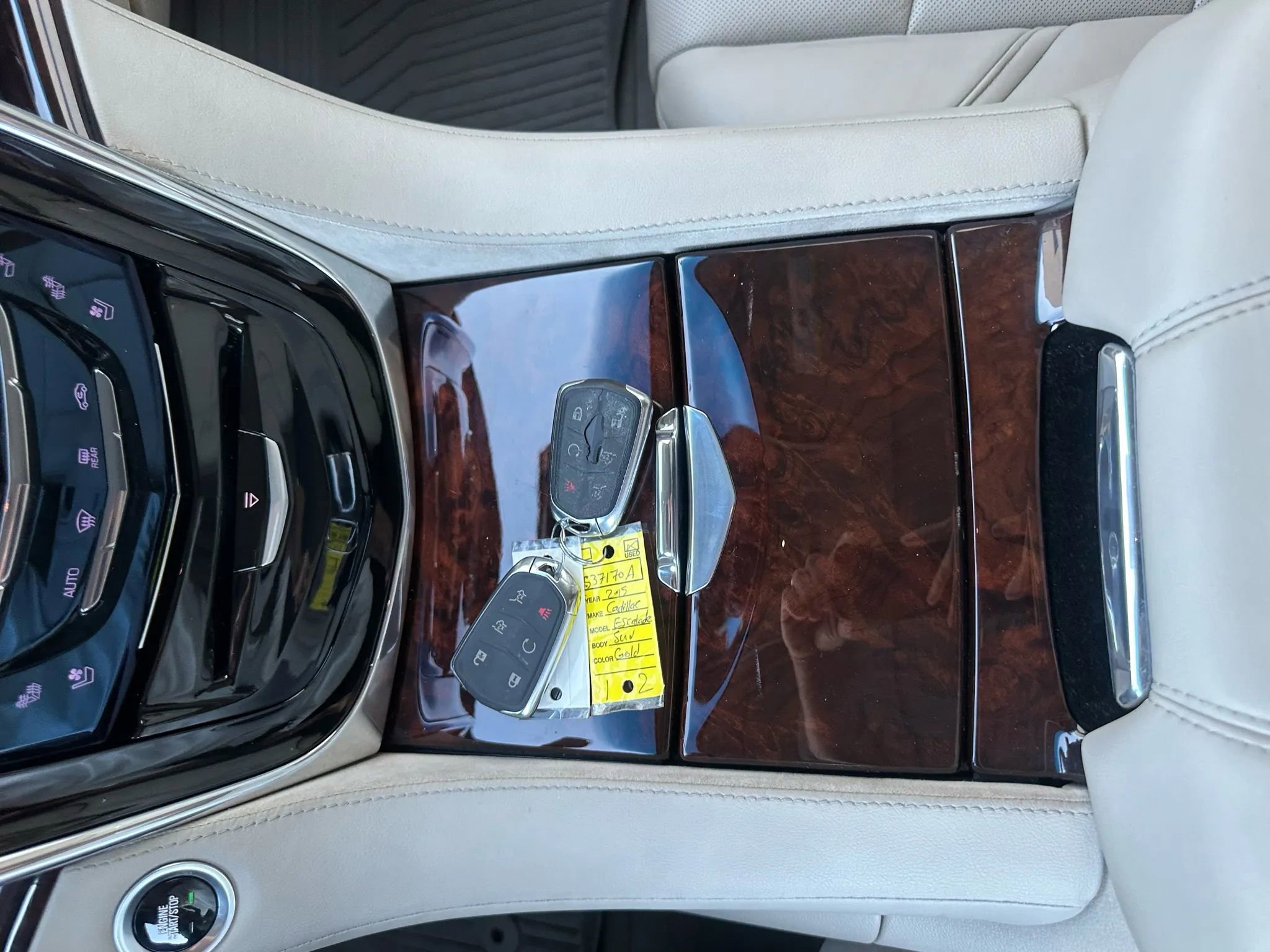 Used 2015 Cadillac Escalade Luxury image 41