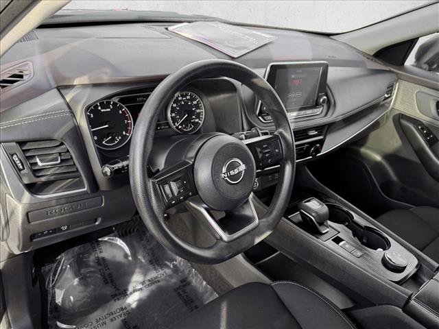 Used 2023 Nissan Rogue S image 15