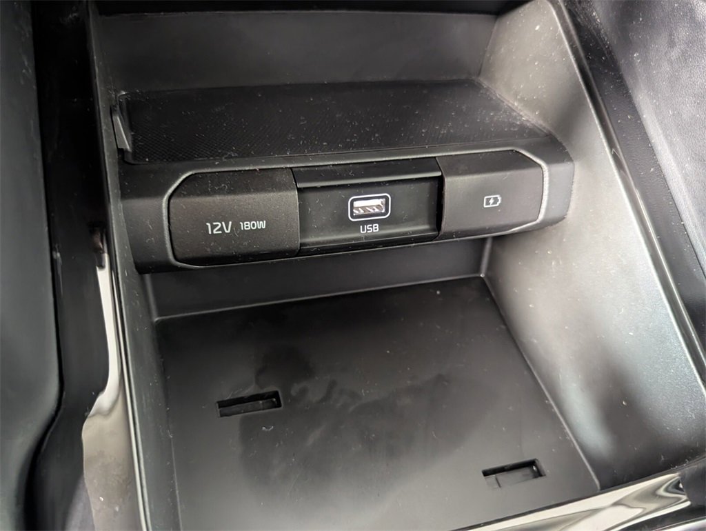 Used 2022 Kia Telluride LX image 20