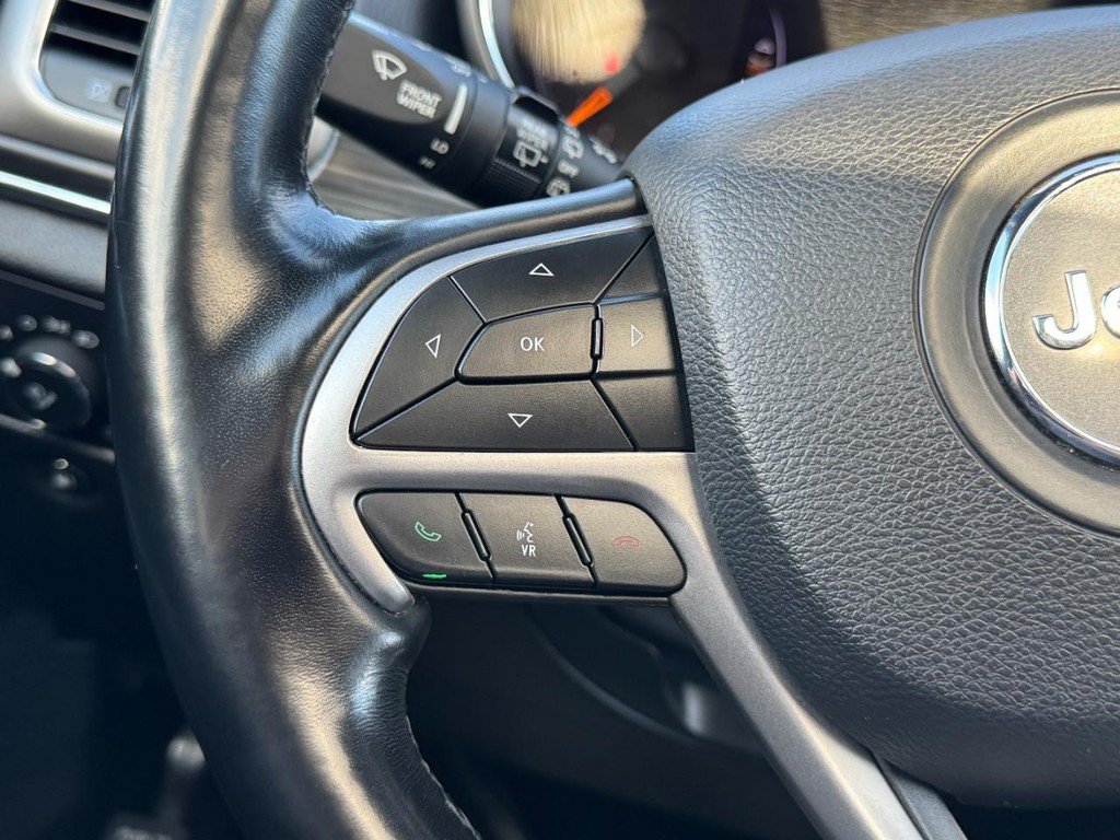 Used 2021 Jeep Grand Cherokee Limited AWD/4WD image 18