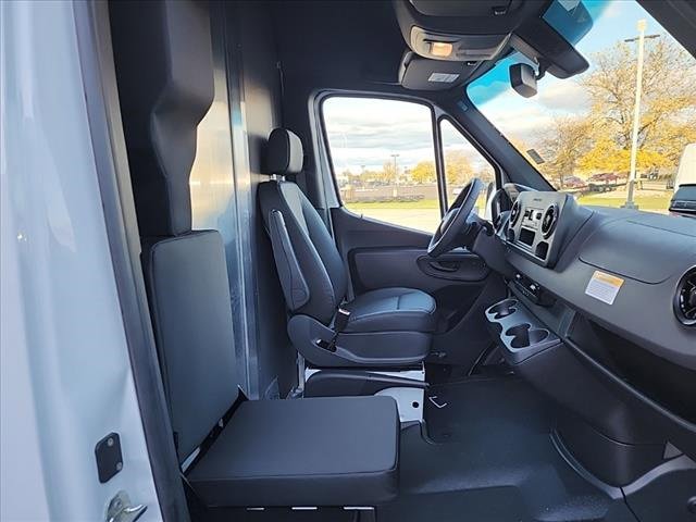 New 2025 Mercedes-Benz Sprinter 2500 image 8