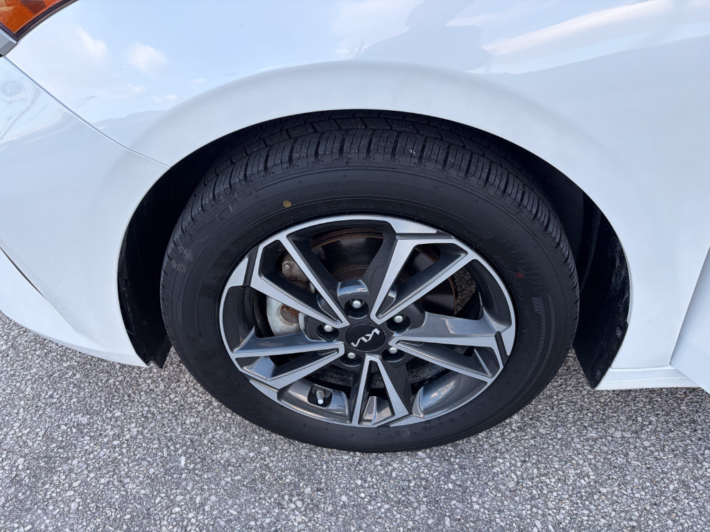 Used 2024 Kia Forte LXS w/ LXS Technology Package FWD image 30