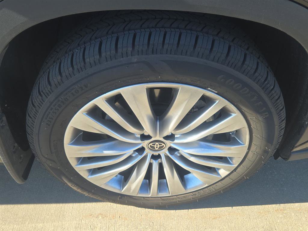 Used 2023 Toyota Highlander Platinum image 22