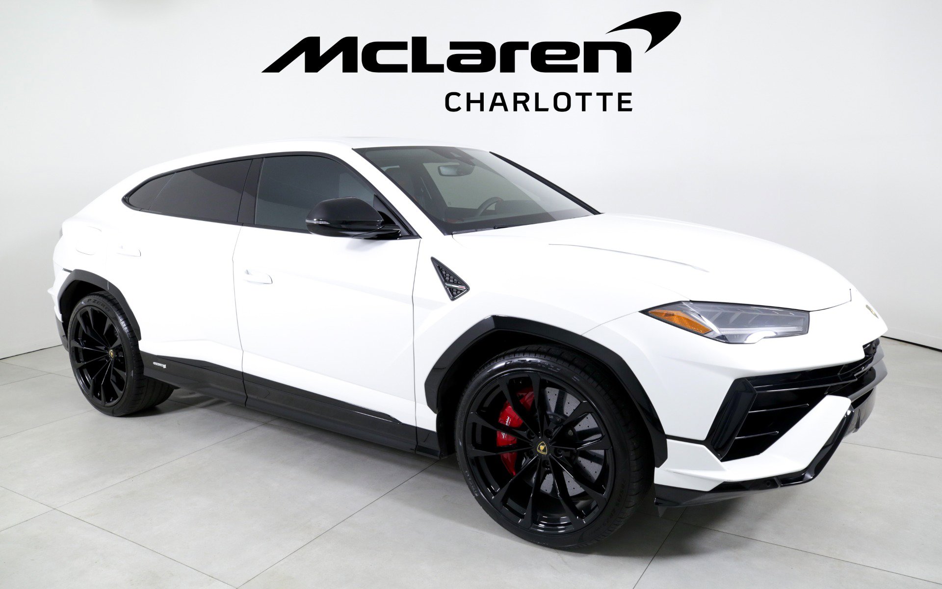 Used 2023 Lamborghini Urus S image 2
