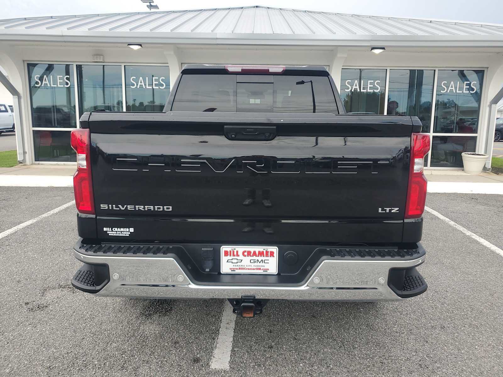 Used 2023 Chevrolet Silverado 1500 LTZ w/ LTZ Convenience Package II AWD/4WD image 5