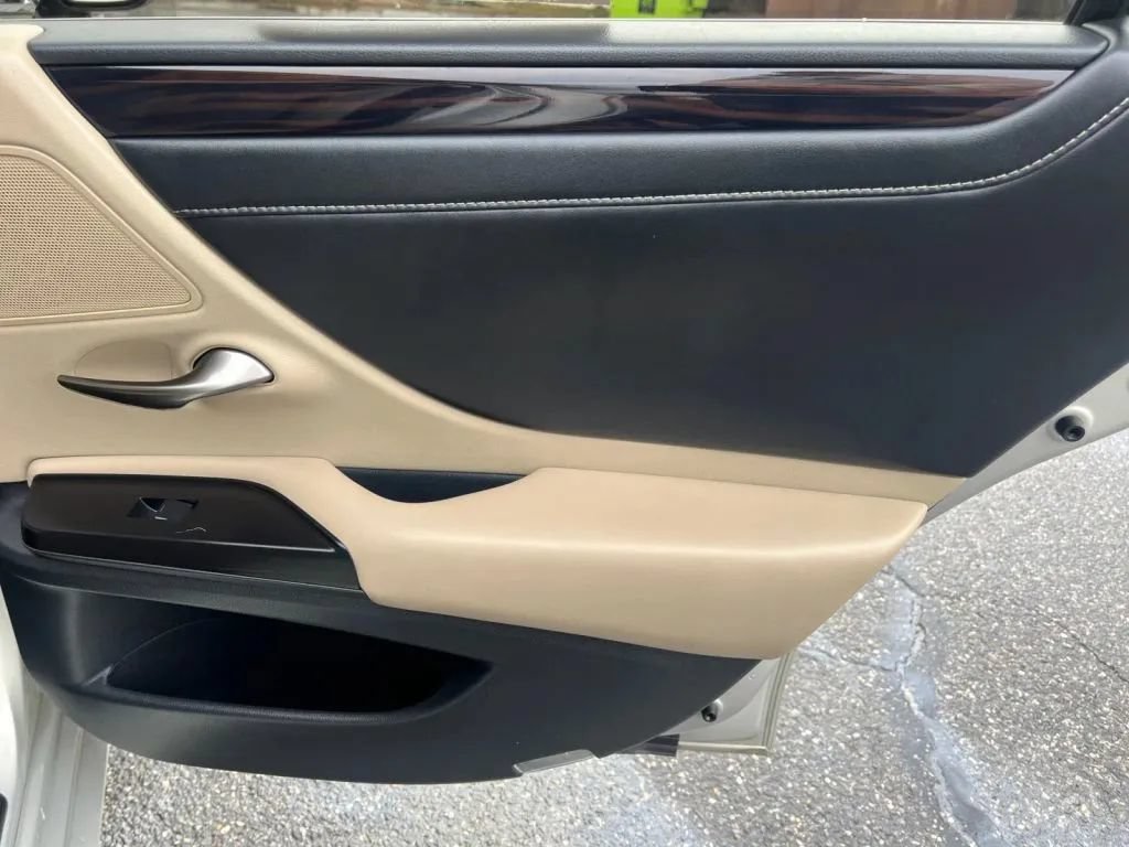 Used 2020 Lexus ES 350 w/ Premium Package FWD image 21