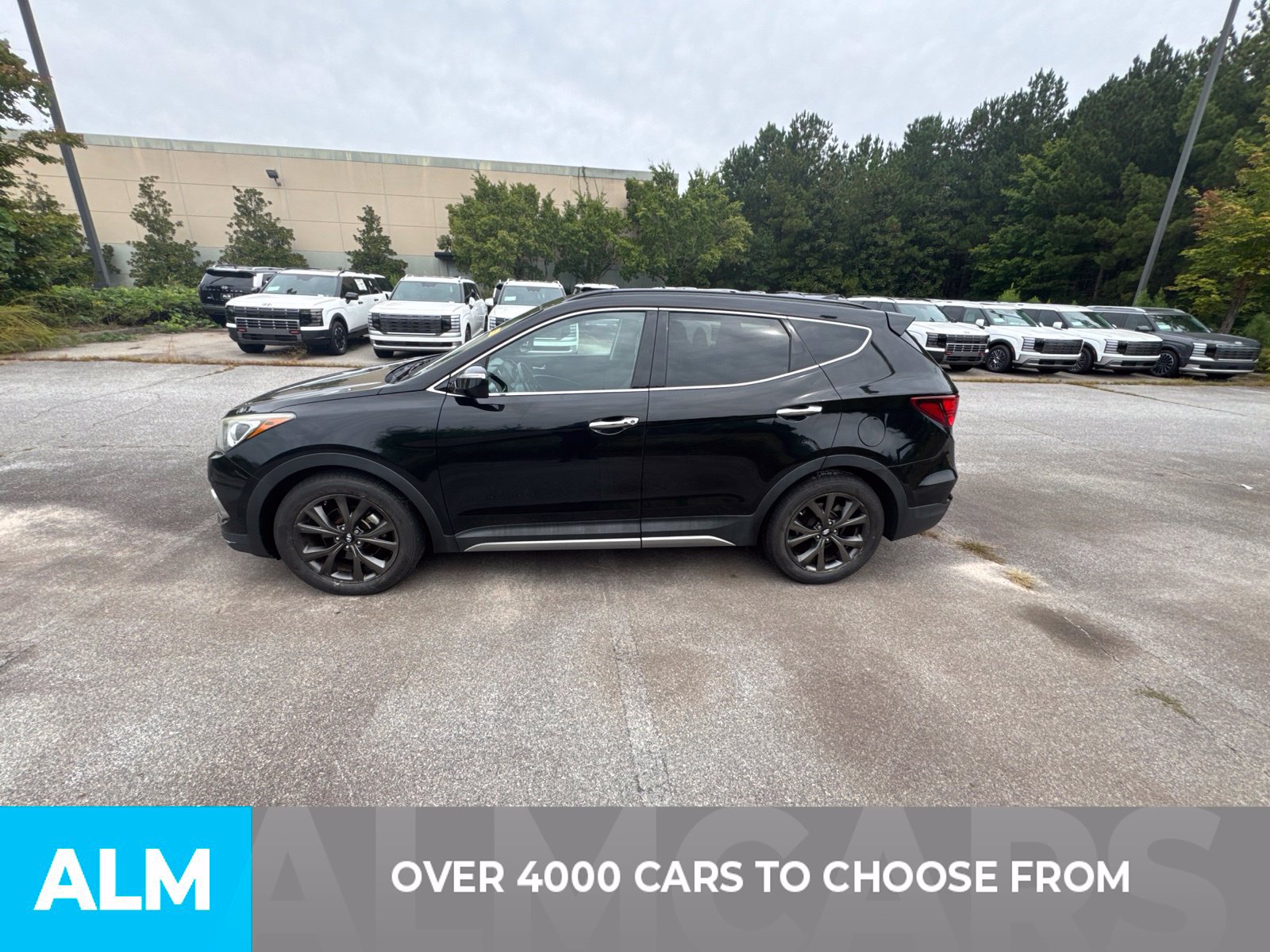 Used 2017 Hyundai Santa Fe Sport FWD image 2