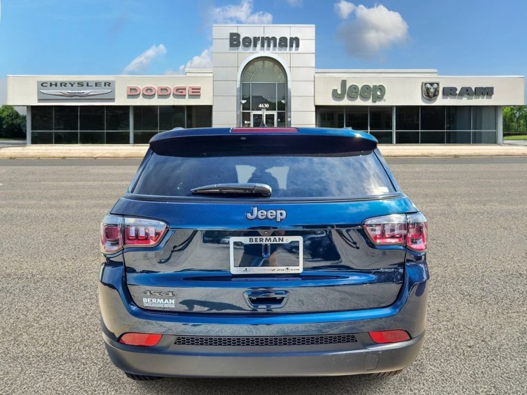 Certified 2026 Jeep Compass Latitude AWD/4WD image 7