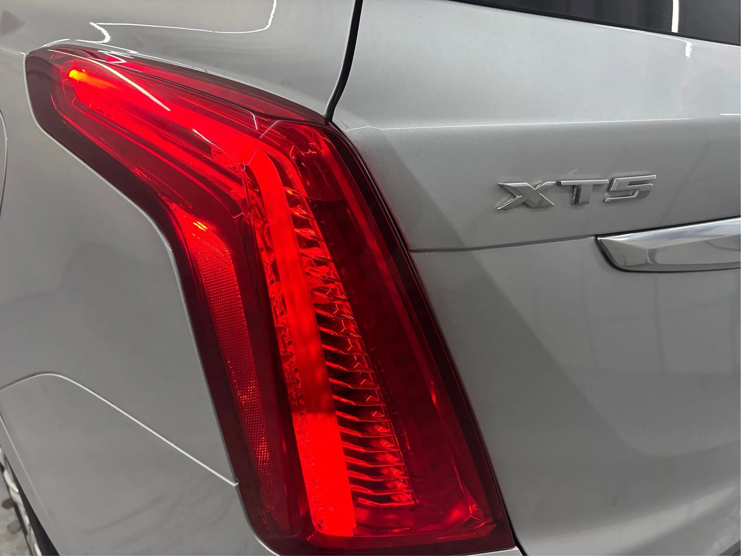 Used 2017 Cadillac XT5 Premium Luxury image 35