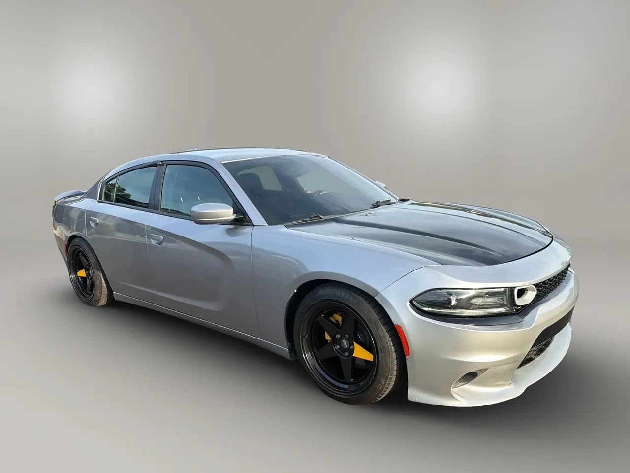 Used 2018 Dodge Charger SXT Plus RWD image 3