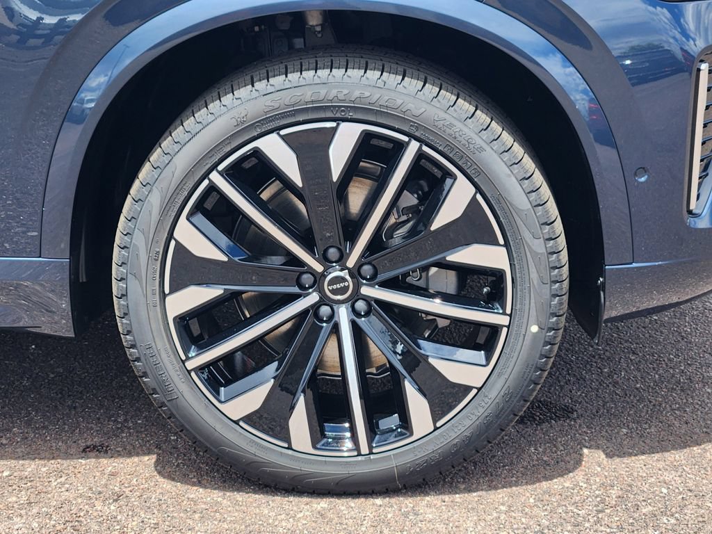 New 2026 Volvo XC90 B6 Plus w/ Protection Package AWD/4WD image 30