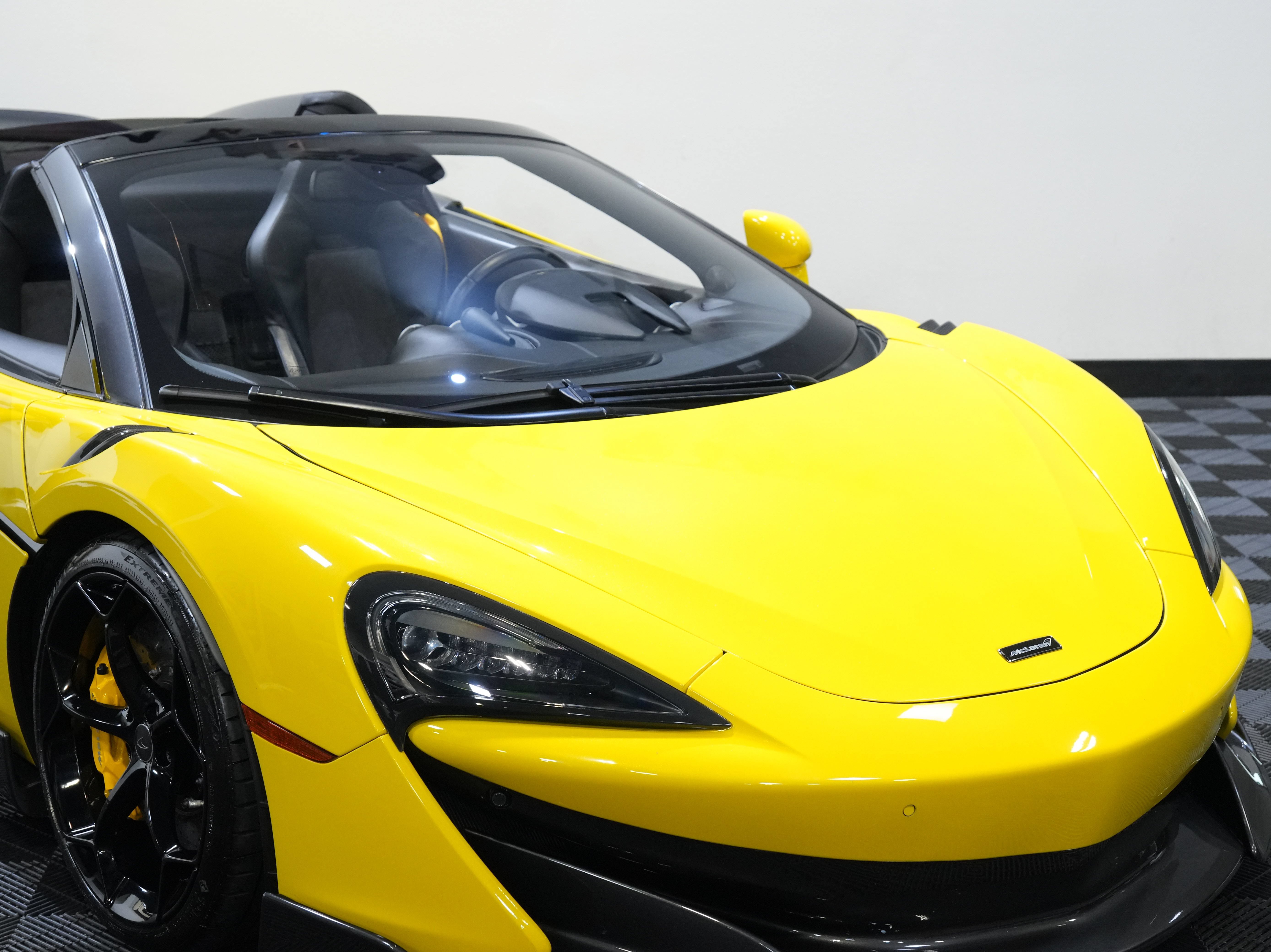 Used 2020 McLaren 600LT Spider RWD image 14