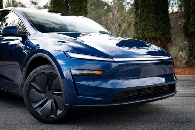 Used 2026 Tesla Model Y Long Range image 5