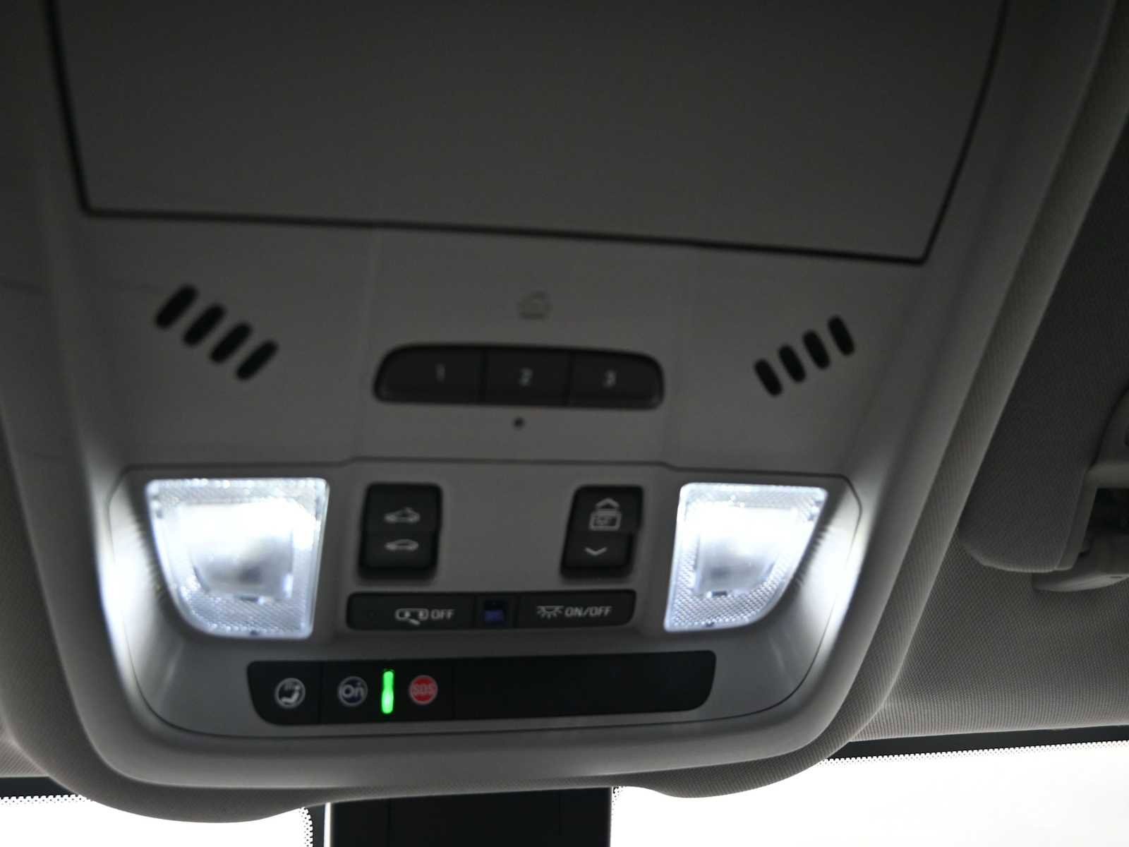 Used 2022 GMC Terrain SLT w/ Infotainment Package II image 17