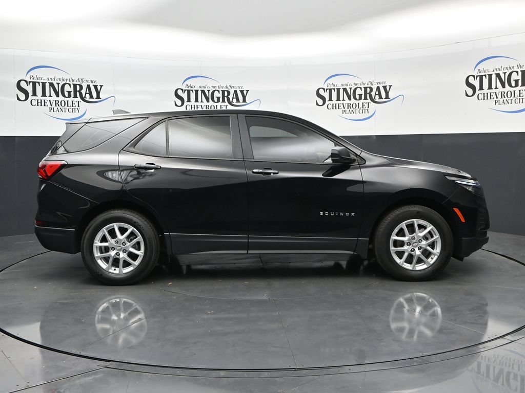 Used 2023 Chevrolet Equinox LS FWD image 10