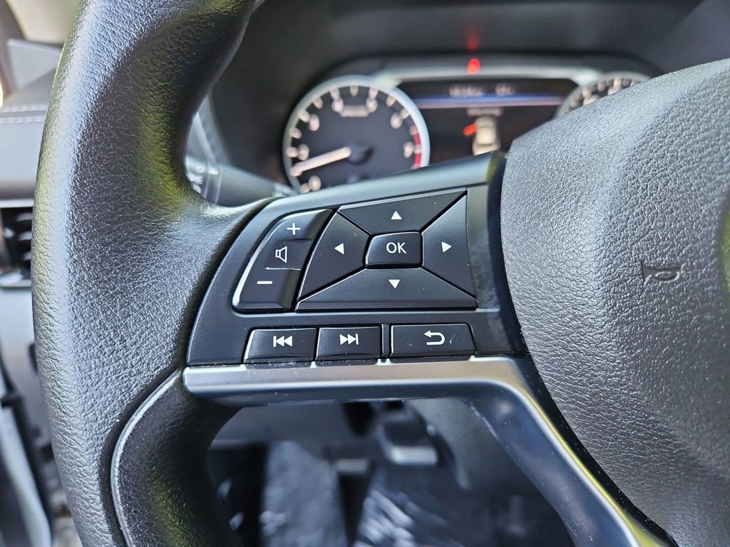 Used 2024 Nissan Sentra SV FWD image 11